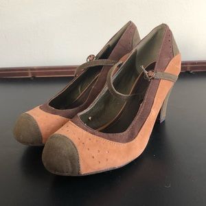 NEW Suede Retro Mary Jane Pumps 7